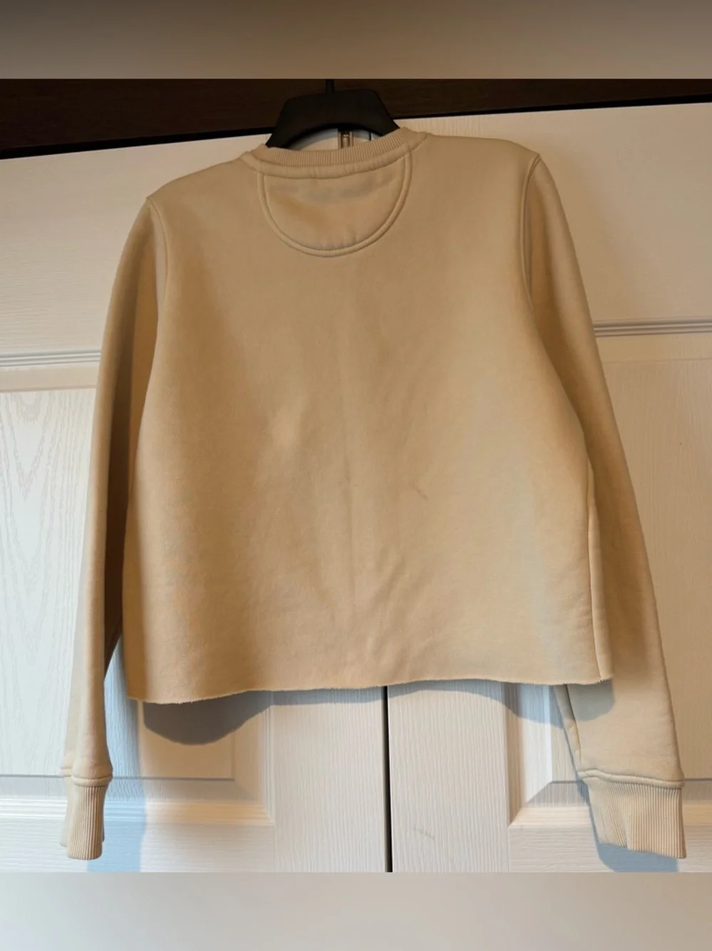 Carhartt Women’s Relaxed Fit Cropped Sweatshirt Size Medium 8-10 soft yellow - Picture 2 of 8